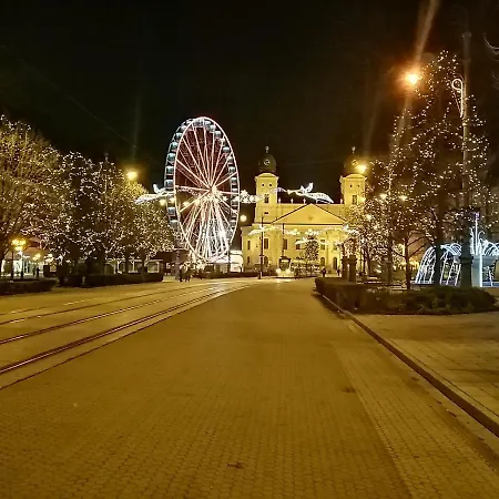 Island In The Downtown With Free Parking Apartment Debrecen