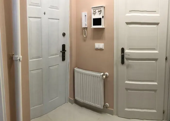 Island In The Downtown With Free Parking Apartment Debrecen